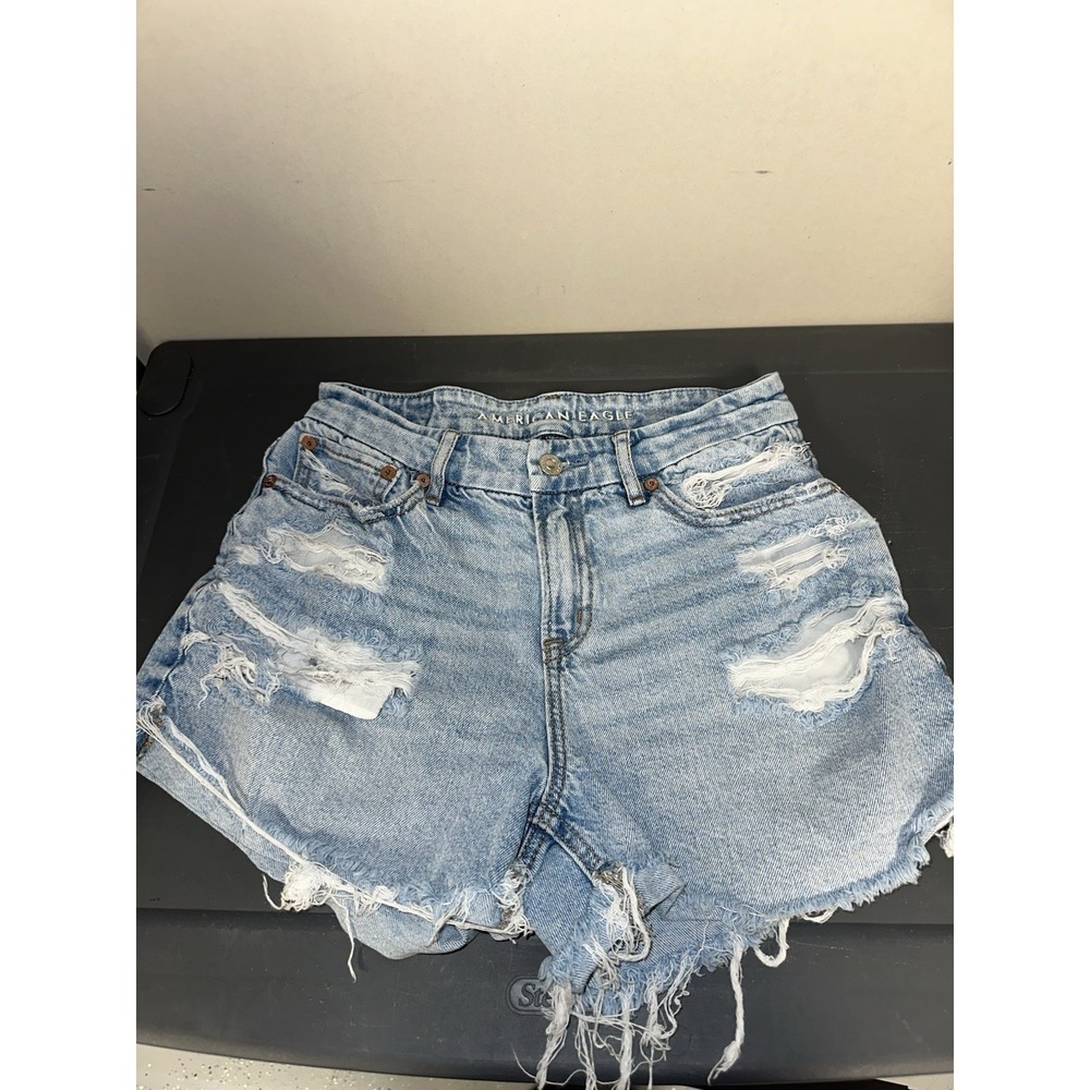 American Eagle Ripped Blue Light Wash Jean Shorts Size 2 26" waist preowned